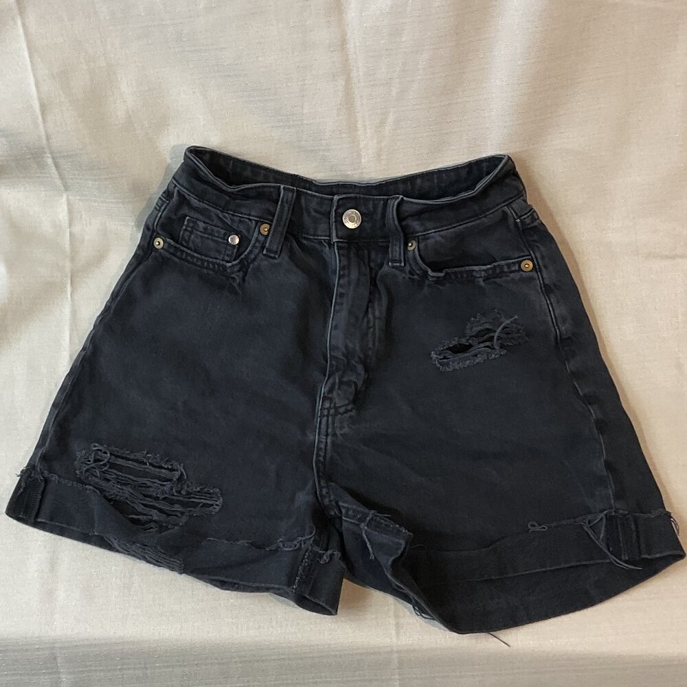H&M Black High-Waisted Distressed Denim Shorts | Size 2